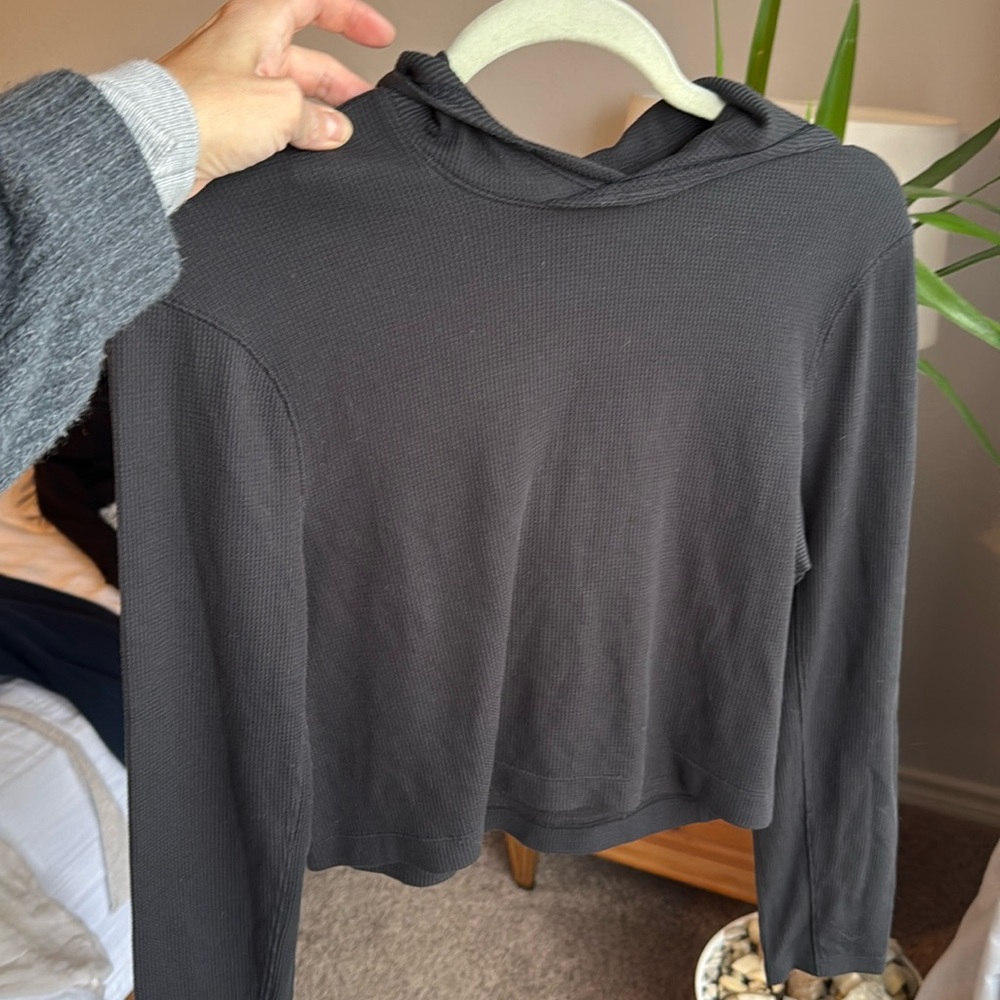 Like New Lululemon cropped thermal hoodie